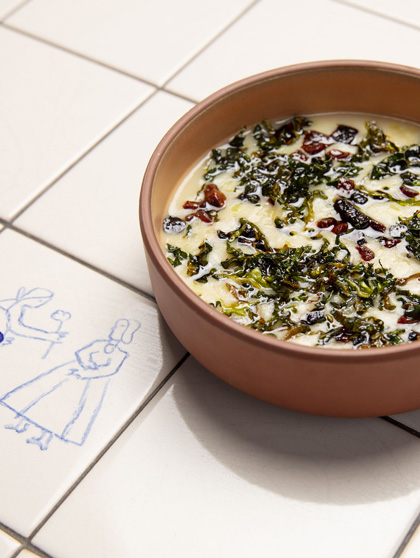 CALDO VERDE COM COUVE FRITA E ENCHIDOS CROCACANTES